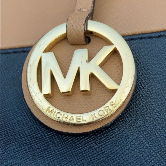 Michael Kors Large Tan/Black Tote - Picture 3 of 5